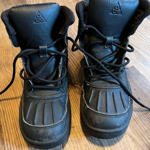 Boys Nike hiking boots